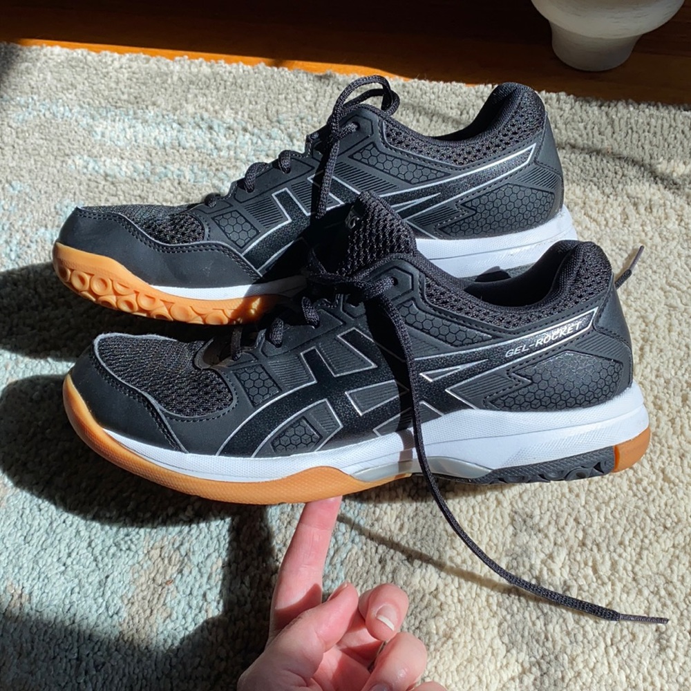 Women’s Volleyball shoes, Barely Used!